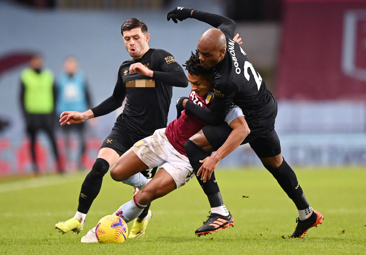 因素亦不容 因素亦不容