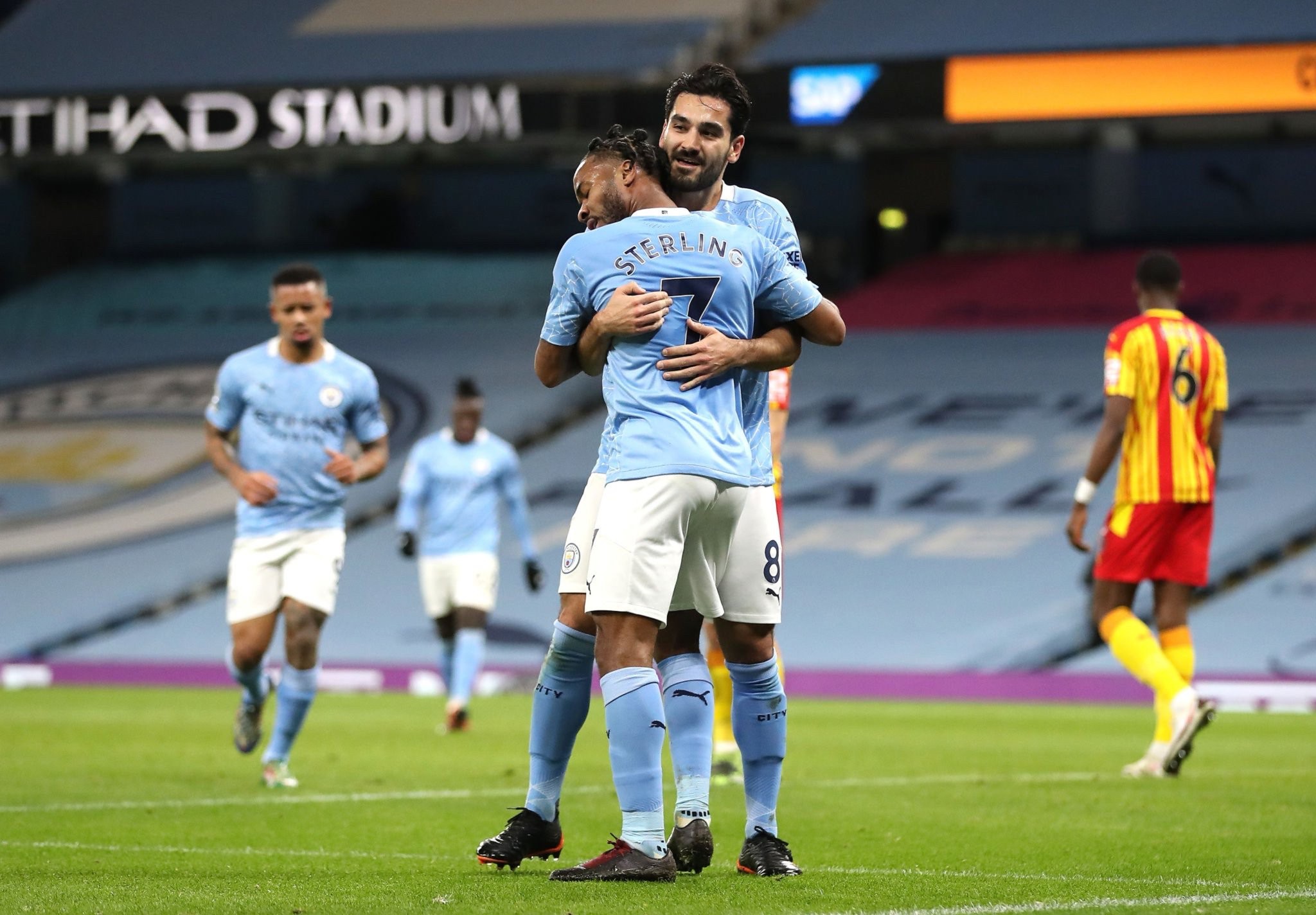 至少有一定 至少有一定